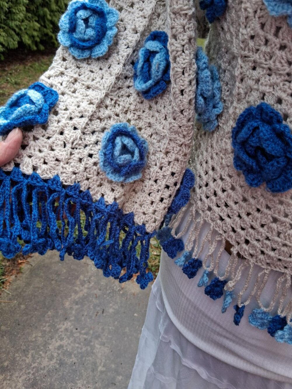 BOHO Blue 3D Floral Fringe Granny Square Sweater and Rose Wrap Choker M/L - Picture 6 of 11